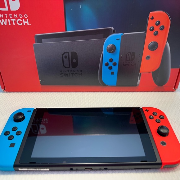 Nintendo Switch with Neon Blue and Neon Red Joy‑Con! Like NEW - Picture 4 of 12